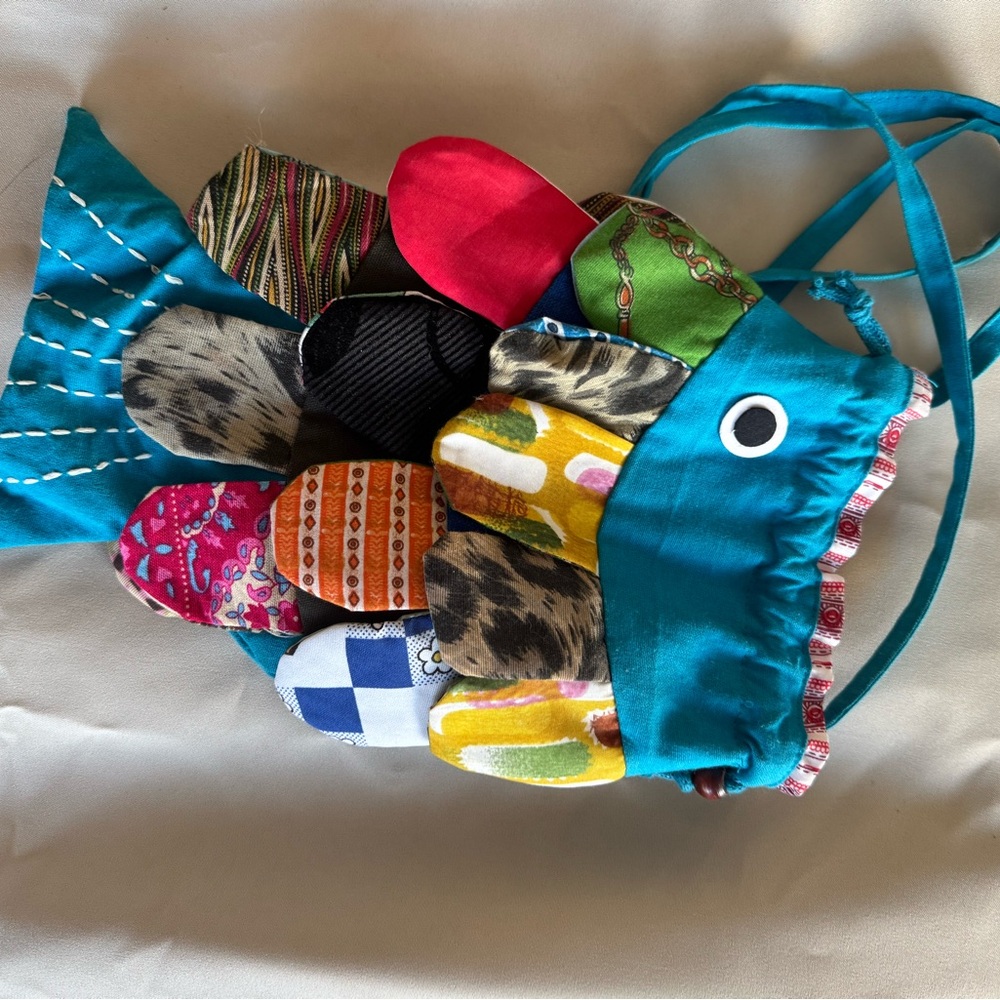Colorful Patchwork Fish-Shaped Bag Artisanal - image 4